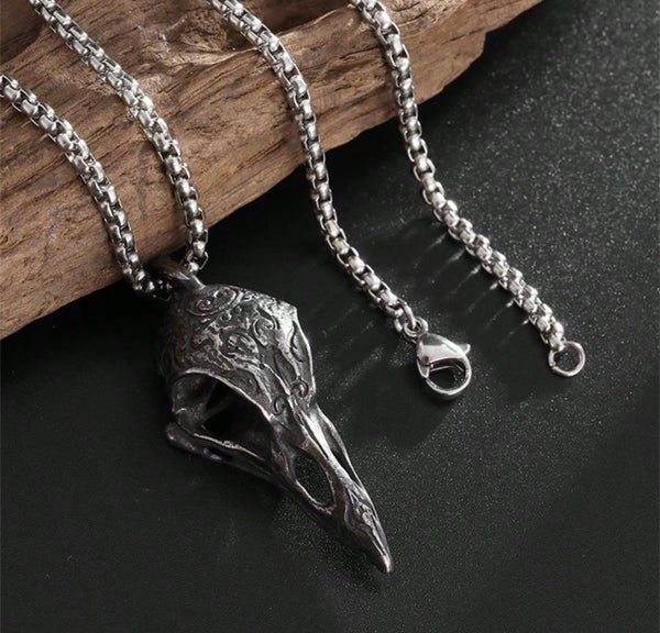 Collar cráneo de cuervo