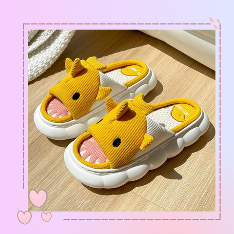 Pantuflas de tiburón amarillas