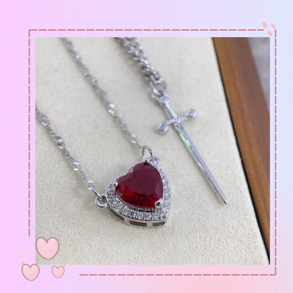 Collares corazón y espada